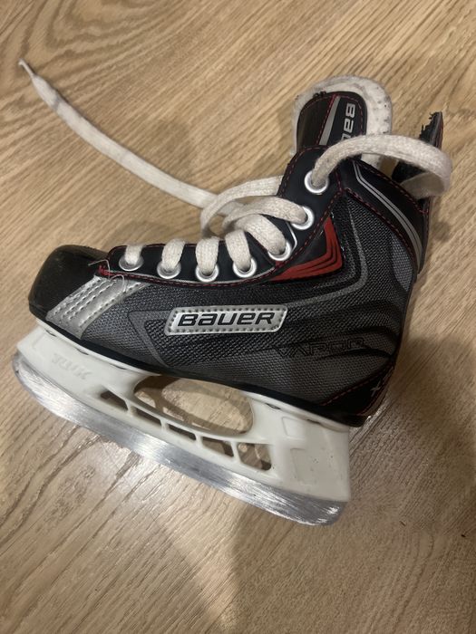 Продам хоккейную экипировку