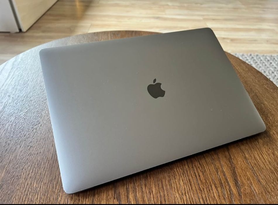 Macbook pro 16 inch