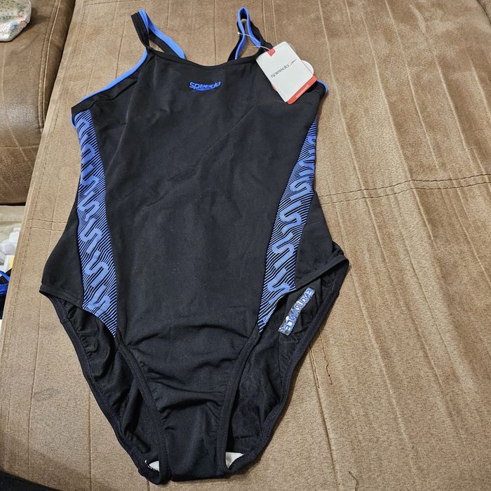 Нови бански Arena,  Speedo,  Triumph