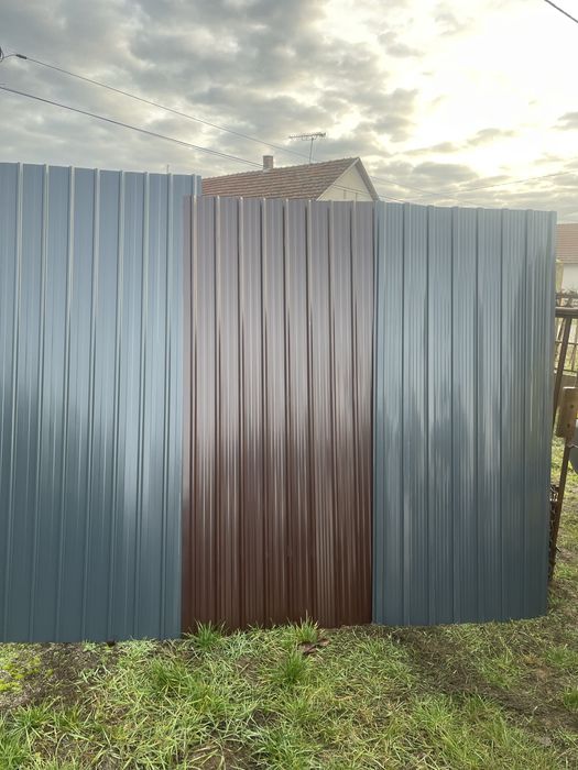 Tablă cutată metalică, rezistentă și durabilă. Prețul începe dela 20 lei bucata  Perfectă pentru garduri și construcții.
