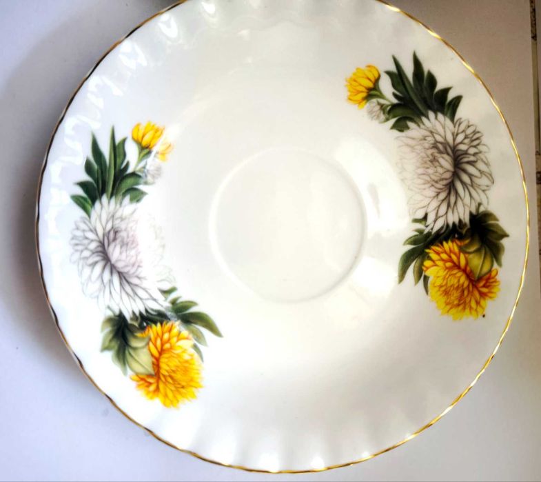 чинийки, Royal Albert