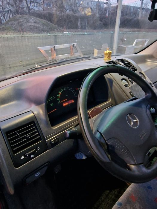 Mercedes vito 2.2 diesel anul 2000