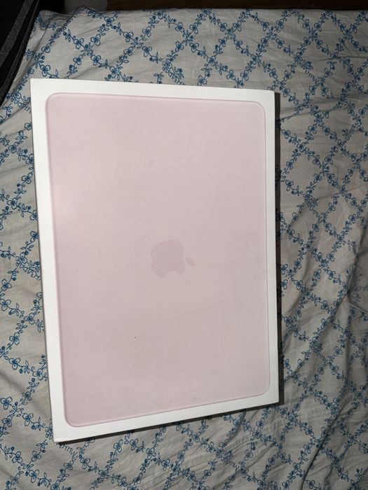 MacBook Neo 13” — 8/256 GB