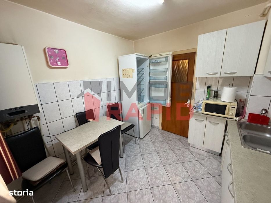 Apartament cu 3 camere, Zona Han