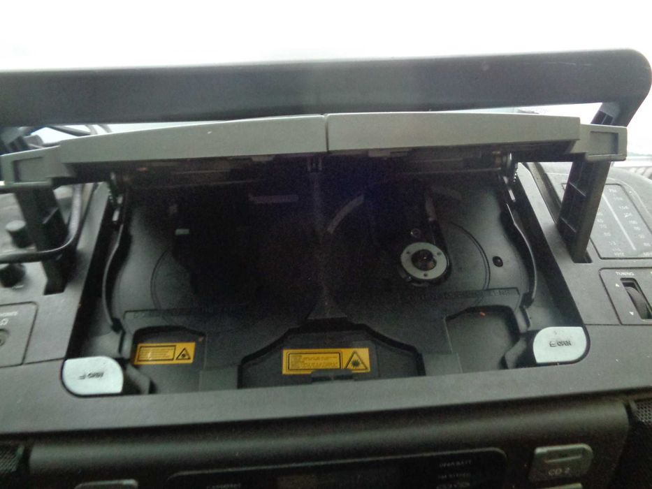 Продавам - ,,boombox " / радиомагнетофон Siemens -RD132G6