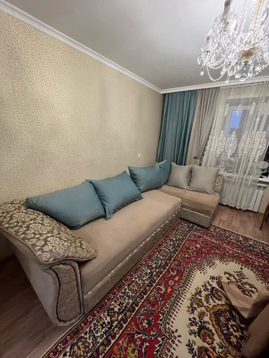 Продаётся угловой диван в отличном состоянии