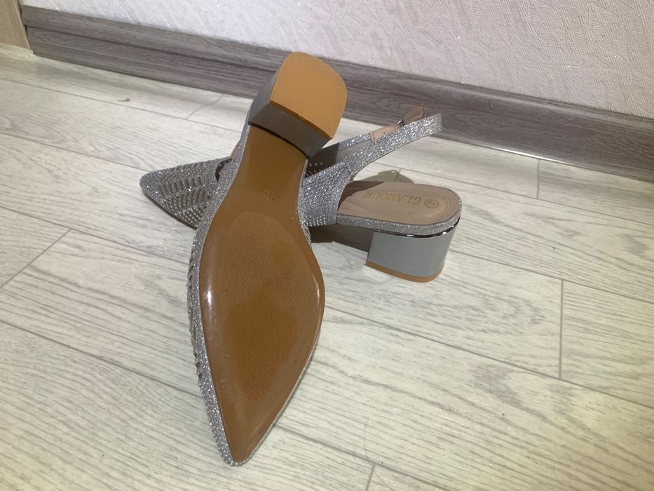 Продам туфли женские