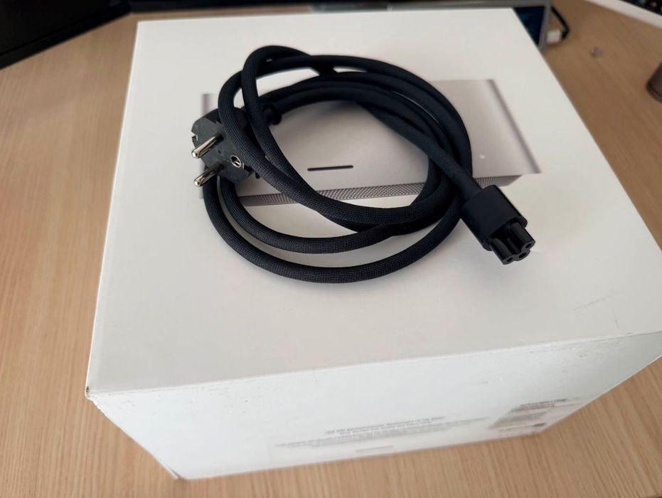 Apple Mac Studio M2 Ultra 24 CPU ядра, 60 GPU ядра, 64GB, 1TB SSD, ROM