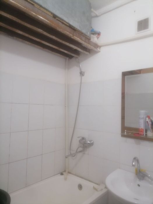 Уй сотилади. 1-хонали