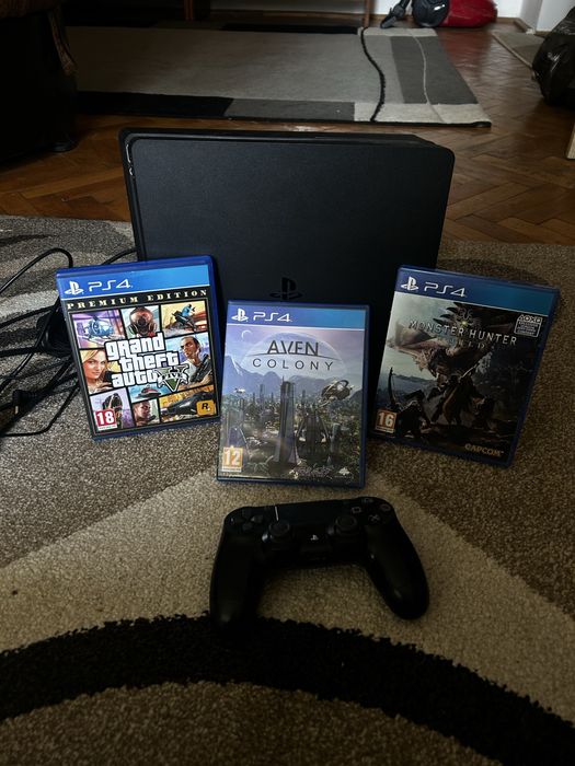 Playstation 4 + 1 manetă + 3 jocuri