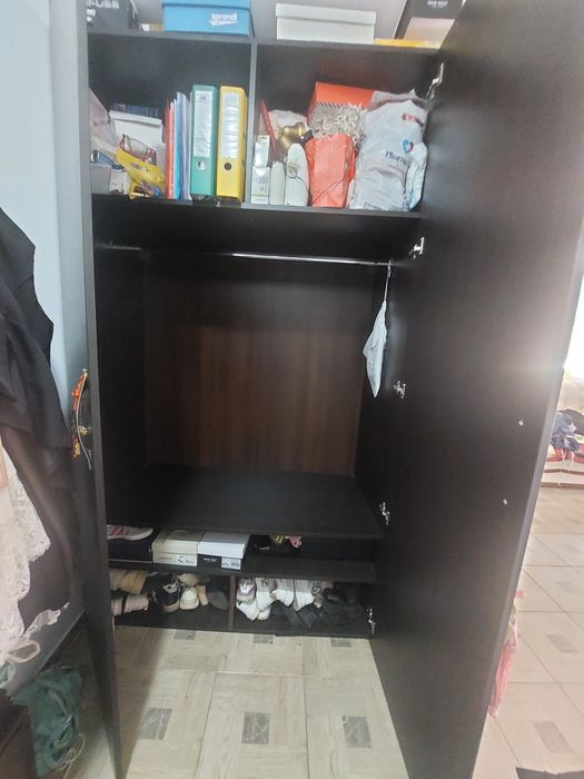 Dulap cu 2 uși și oglinda