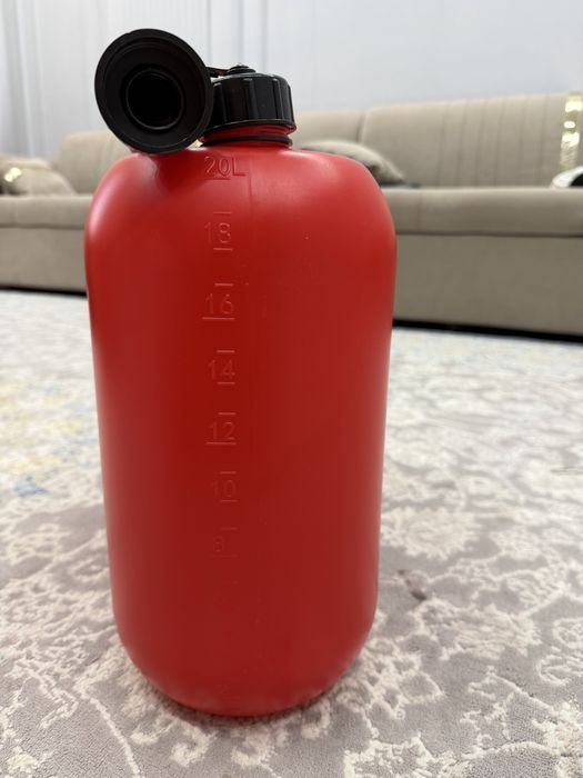 Канистр для бензина 20л