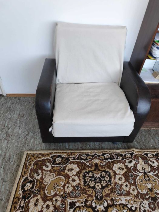 Подарявам два използвани фотьойла.