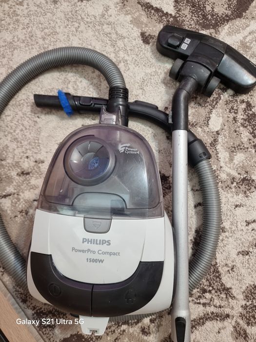 Мощна прахосмукачка Philips