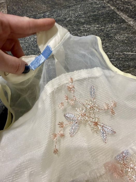 Елегантни рокли за момичета, размери 110 и 116 РАСПРАДАЖБА