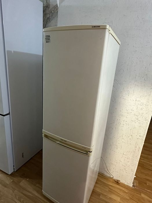 Продается холодильник Samsung