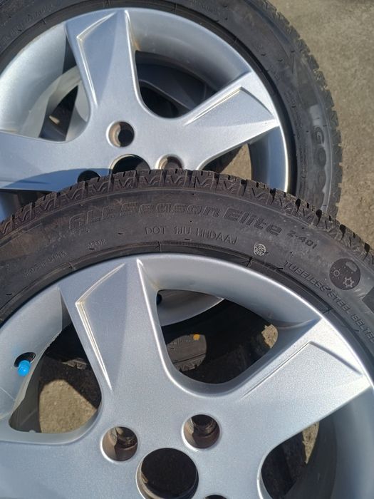 Vând jante aliaj originale Mazda și cauciucuri M+S dot.20/2025