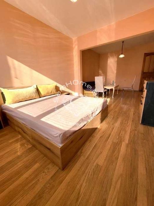 Продава се Тристаен апартамент в Варна, Център - 139 кв.м за 1652 €/кв.м - Снимка #3