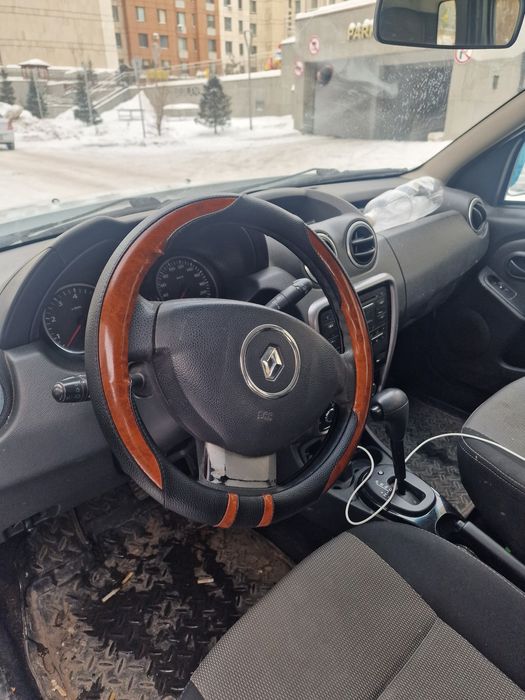 Автомобиль рено дастер