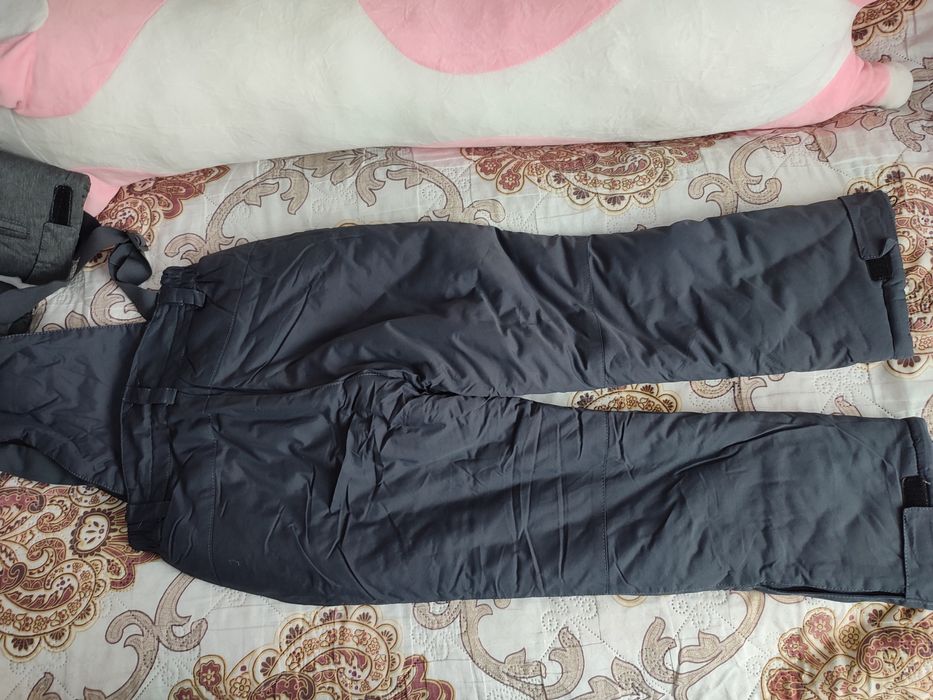 Продам зимний комбинезон для мальчиков