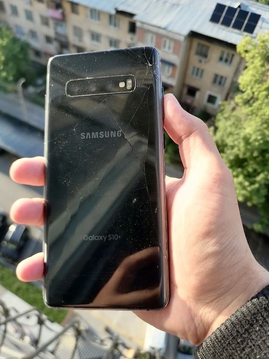 Samsung S10+ ...
