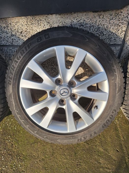 Зимни гуми с джанти Goodyear 16''