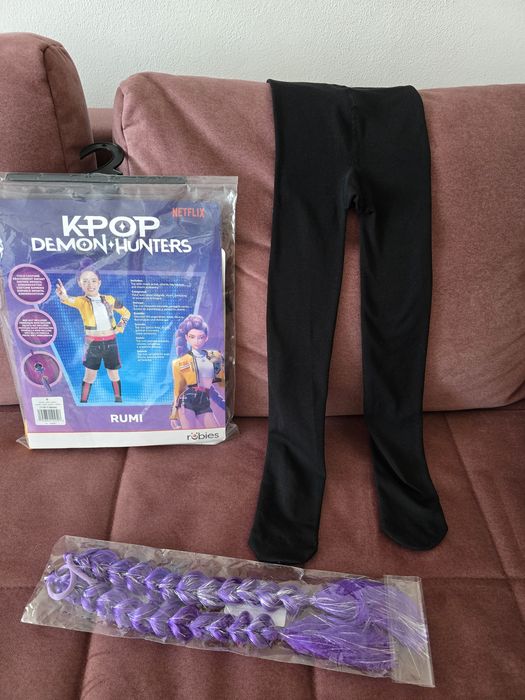 Costum Rummy XS 5-6 ani+ codite mov impletite + ciorapi negri