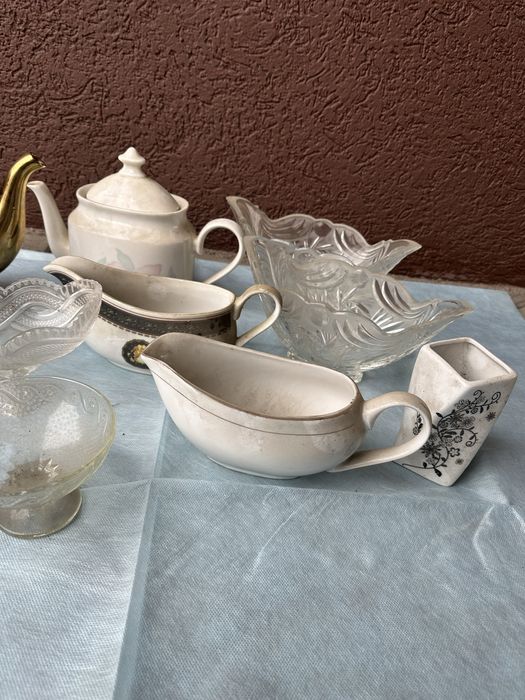 Продам заварник и вазочки.