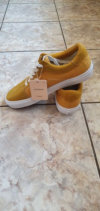 Vand adidasi Pull&Bear