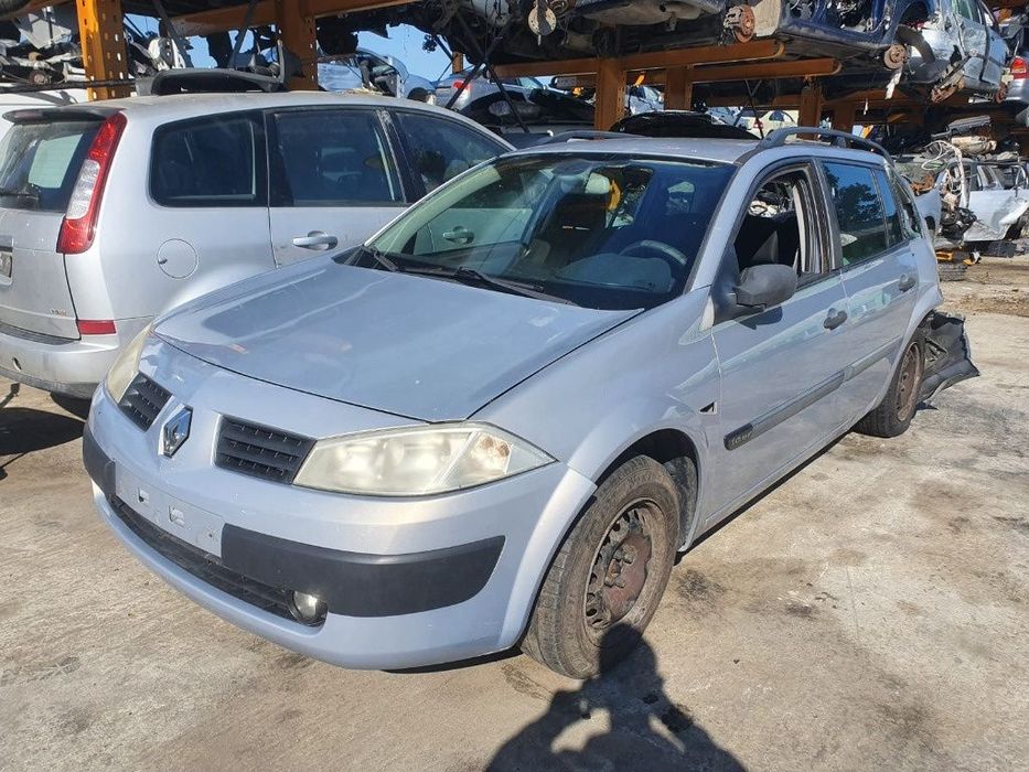 Dezmembrez Renault Megane 2 motor  1.6 benzina 112cp, K4M, Clio cutie de viteze dezmembrari piese