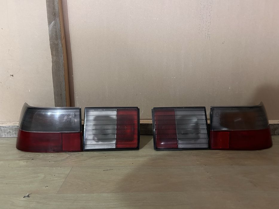 Продам комплект задних фар 2110