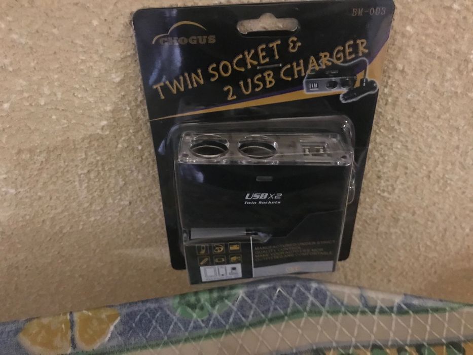 Разклонител за кола 12/24V 1 към 2+2USB F 1A