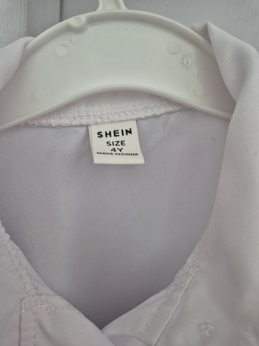 Rochita/camasa cu accesorii de blugi