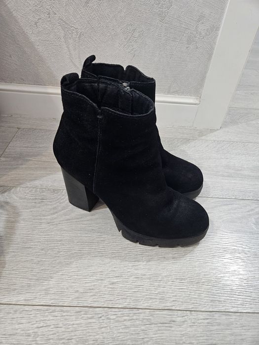 Сапоги на каблуке зимние