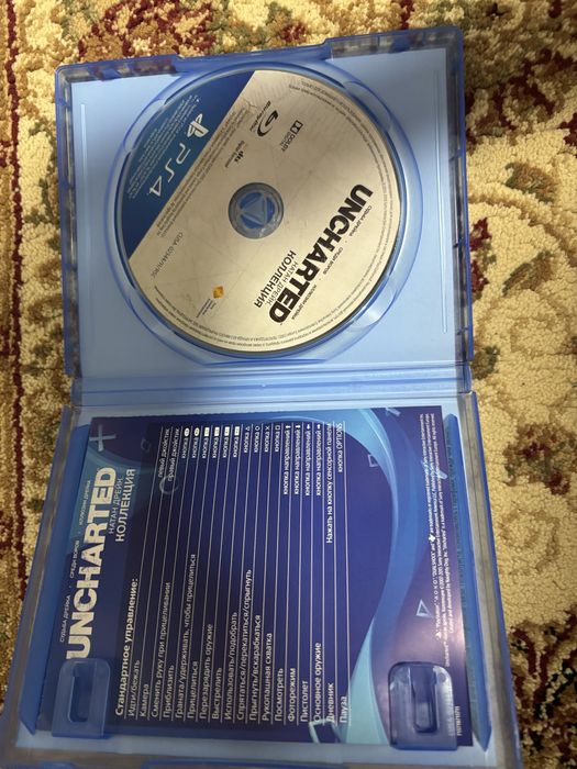 Игры и джойстик на PS4