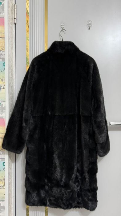 Шубу продам новую