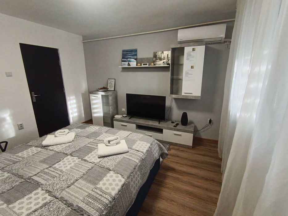 Inchiriez Garsoniera în Regim Hotelier