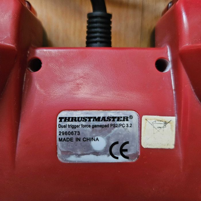 Gamepad Thrustmaster Dual Trigger 3.2 perfect funcțional PC, PS2 și PS3