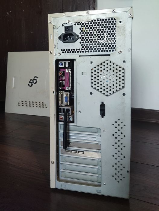 Настолен Компютър