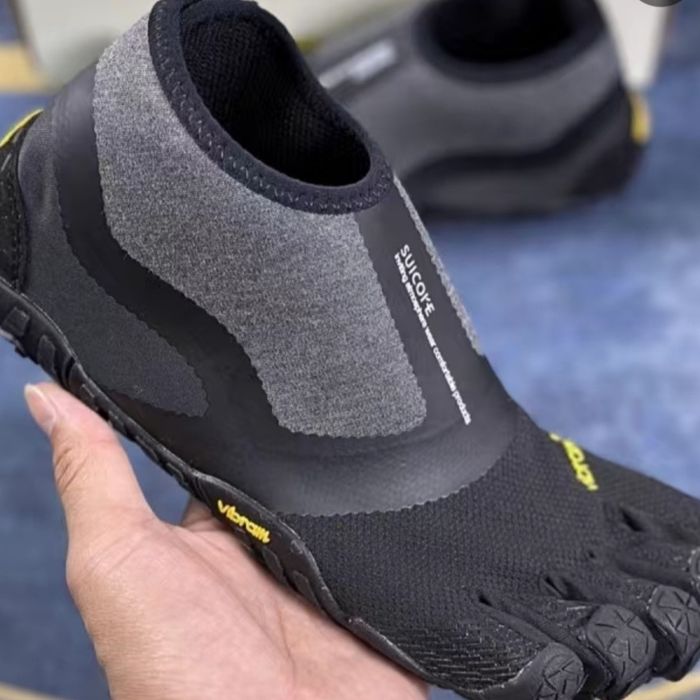 Спортивна обувь 5 пальцев продам