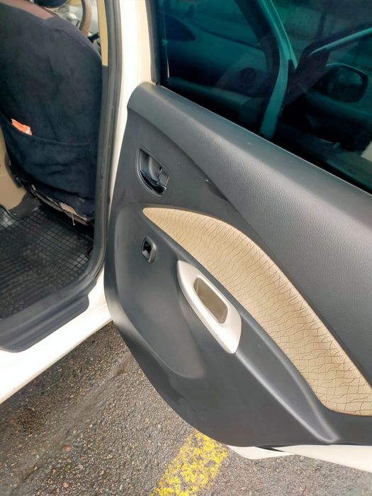 Продам  машина Тойота ярис