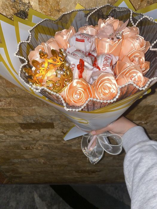 Vând flori din satin mai mute mesaje in privat este nou buchetele