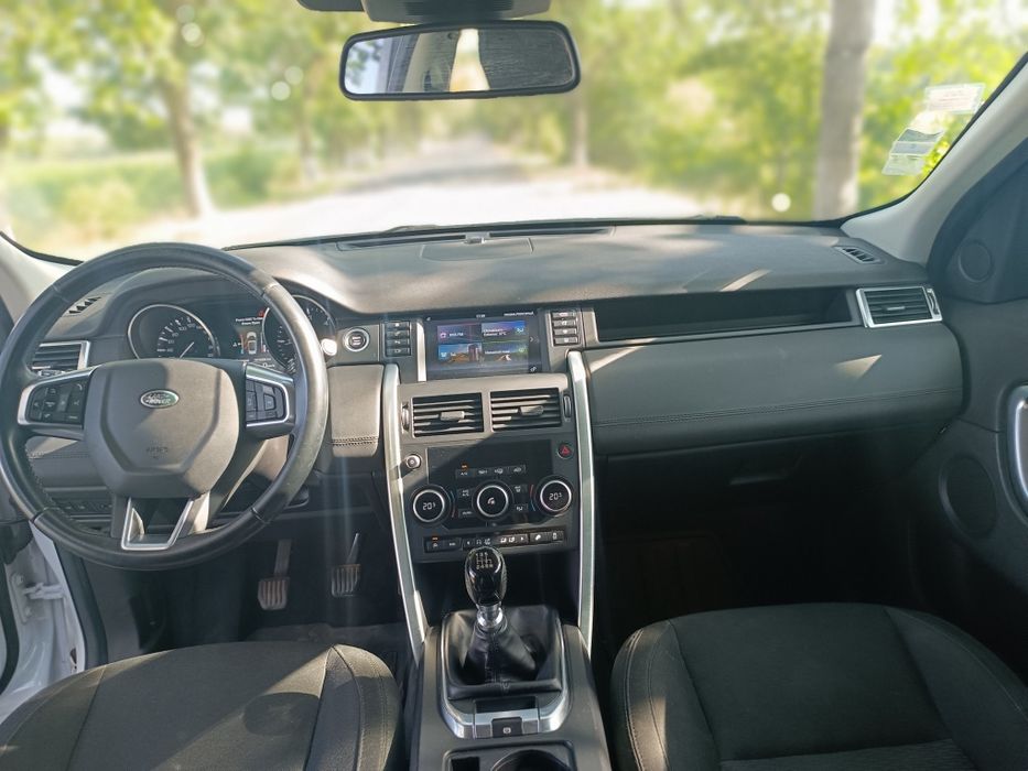 De vânzare Land Rover Discovery Sport TD4 AWD 2016, Xenon, Line assist, Diesel, 1999cc, 180 CP, 7 locuri, Manuală, Alb, 132.338 km