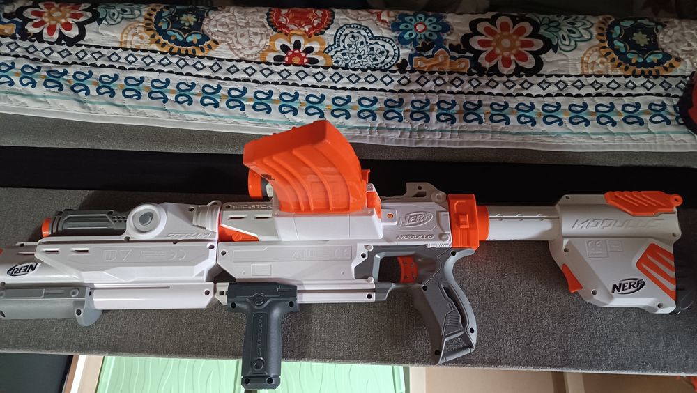 Pusca Nerf Modulus 80 cm cu accesorii plus gloante