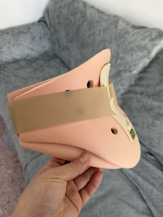 Продам корсет для шеи