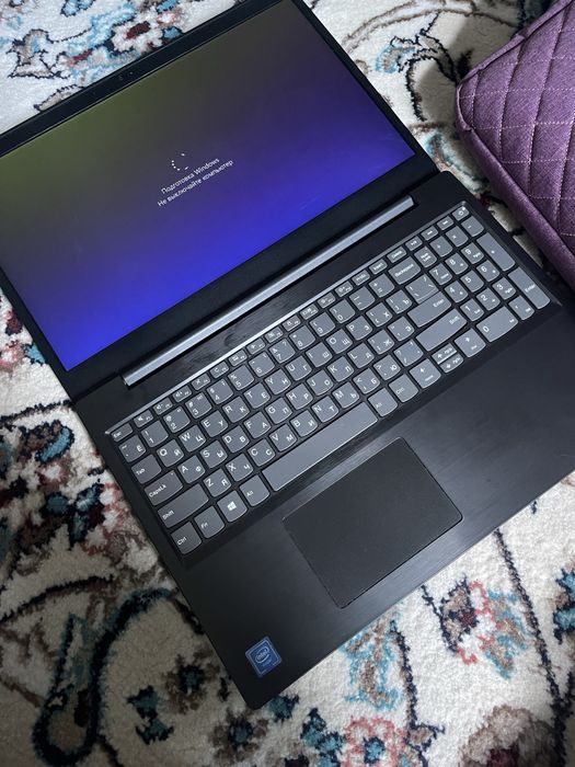 Lenovo noutbook v15G64
