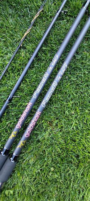 Set Feeder,2 Lansete Carbon Gold Shark Feeder 3,90 metri,2 Mulinete HFR 5000 cu Baitrunner+Senzori+Suporți+Geanta,2 Monturi+Matriță,Fir