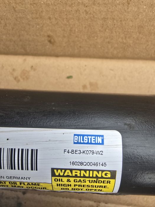 Предни амортисьори за W213.W205 оригинални. Мерцедес в перфектно състо