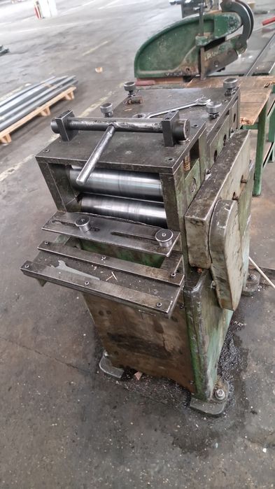 Vand 2 buc tablă de 3000x1500x1,5 si tablă decapată la fășii de 3m,2m,