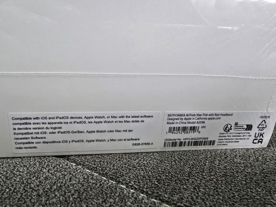 AirPods Max with Smart Case